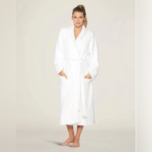 NWT Bare Foot Dreams CozyChic Adult Robe in White